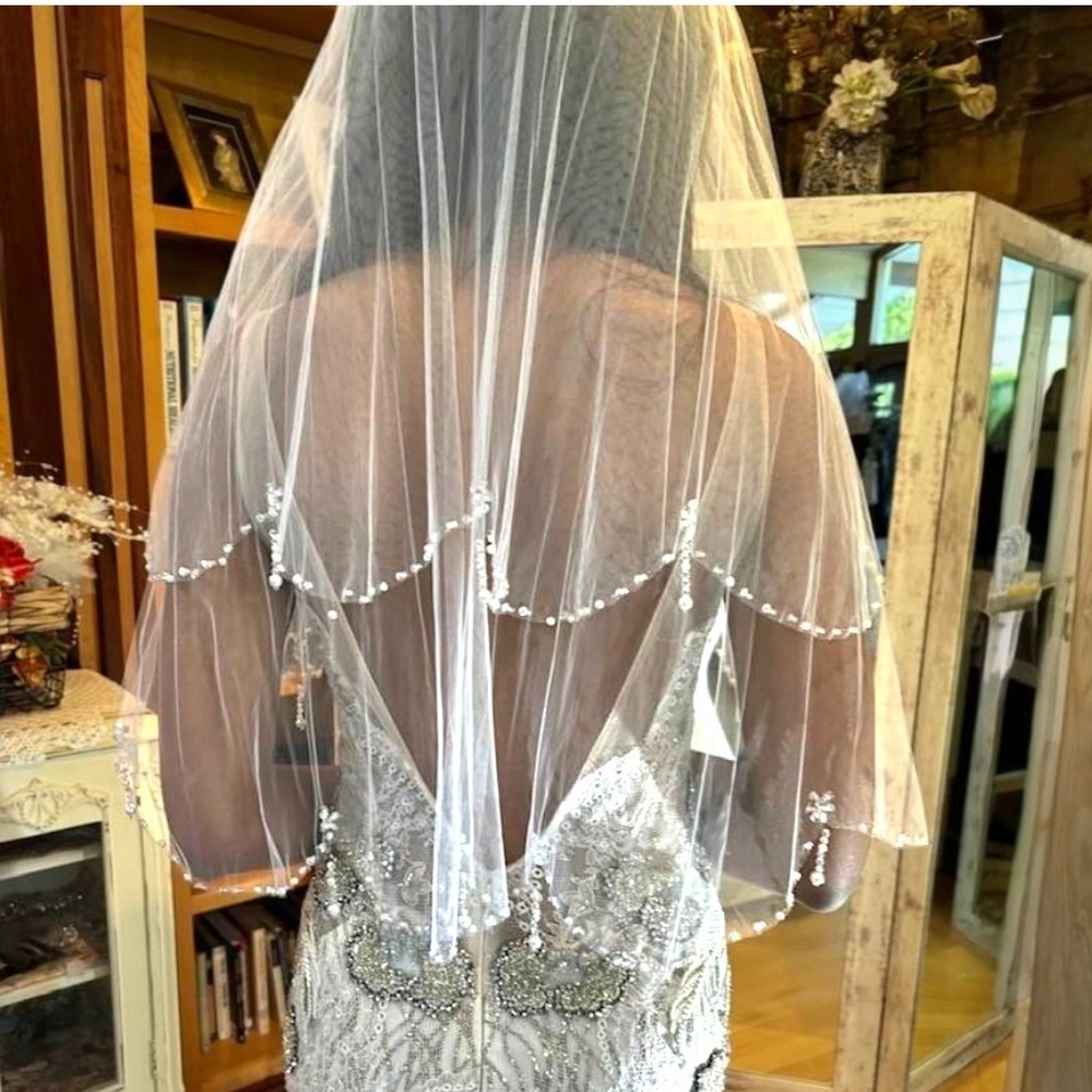 New 2 Tier White 32 in Beaded Pearl Edge Wedding Bridal Veil Elbow